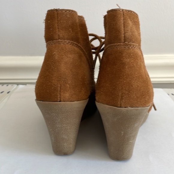 Target Suede Brown Wedge Booties Lace-Up Size 7 - Picture 4 of 11